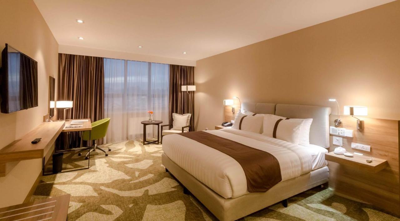 Holiday Inn Ulaanbaatar By Ihg Kültér fotó