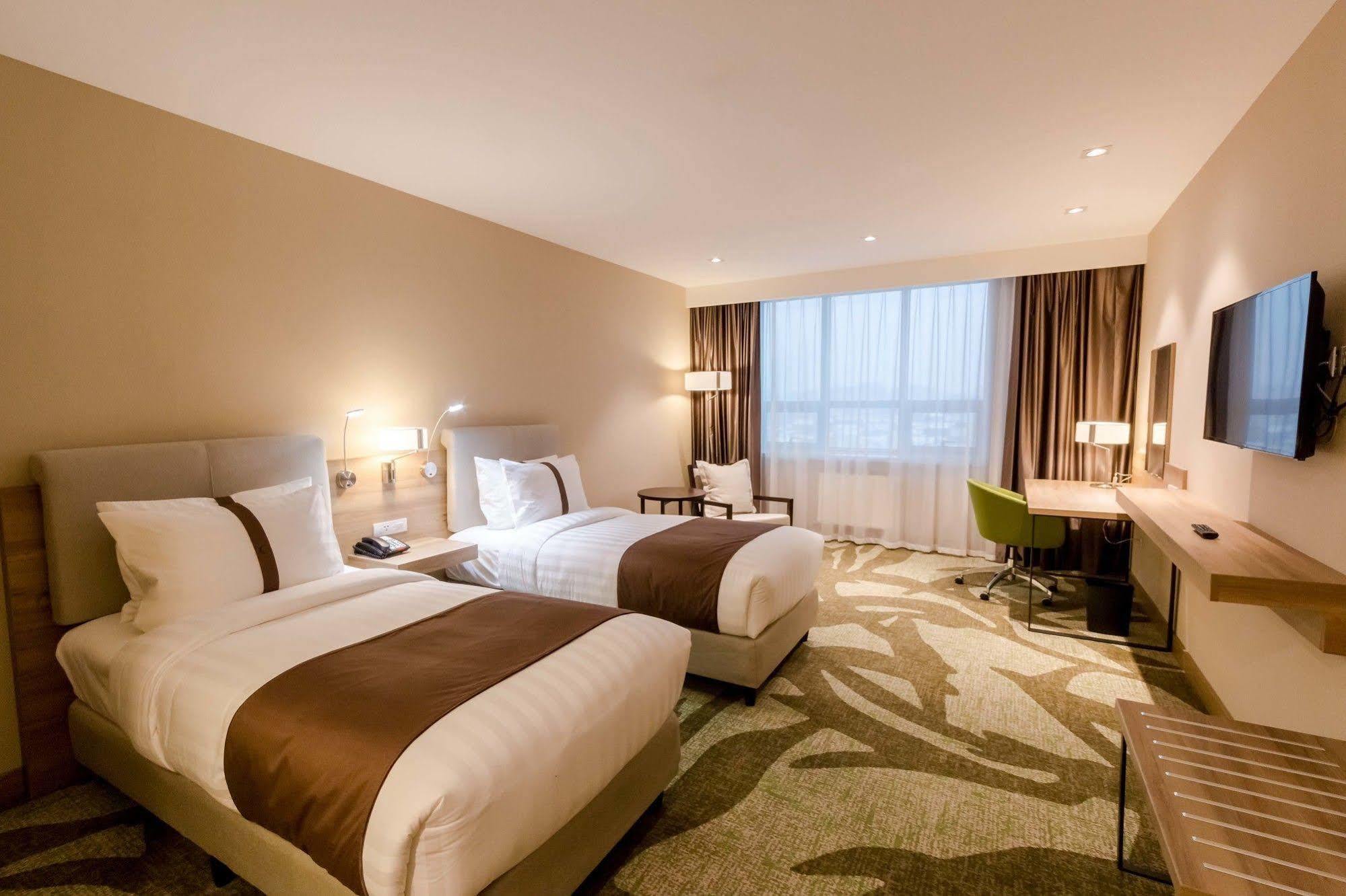 Holiday Inn Ulaanbaatar By Ihg Kültér fotó